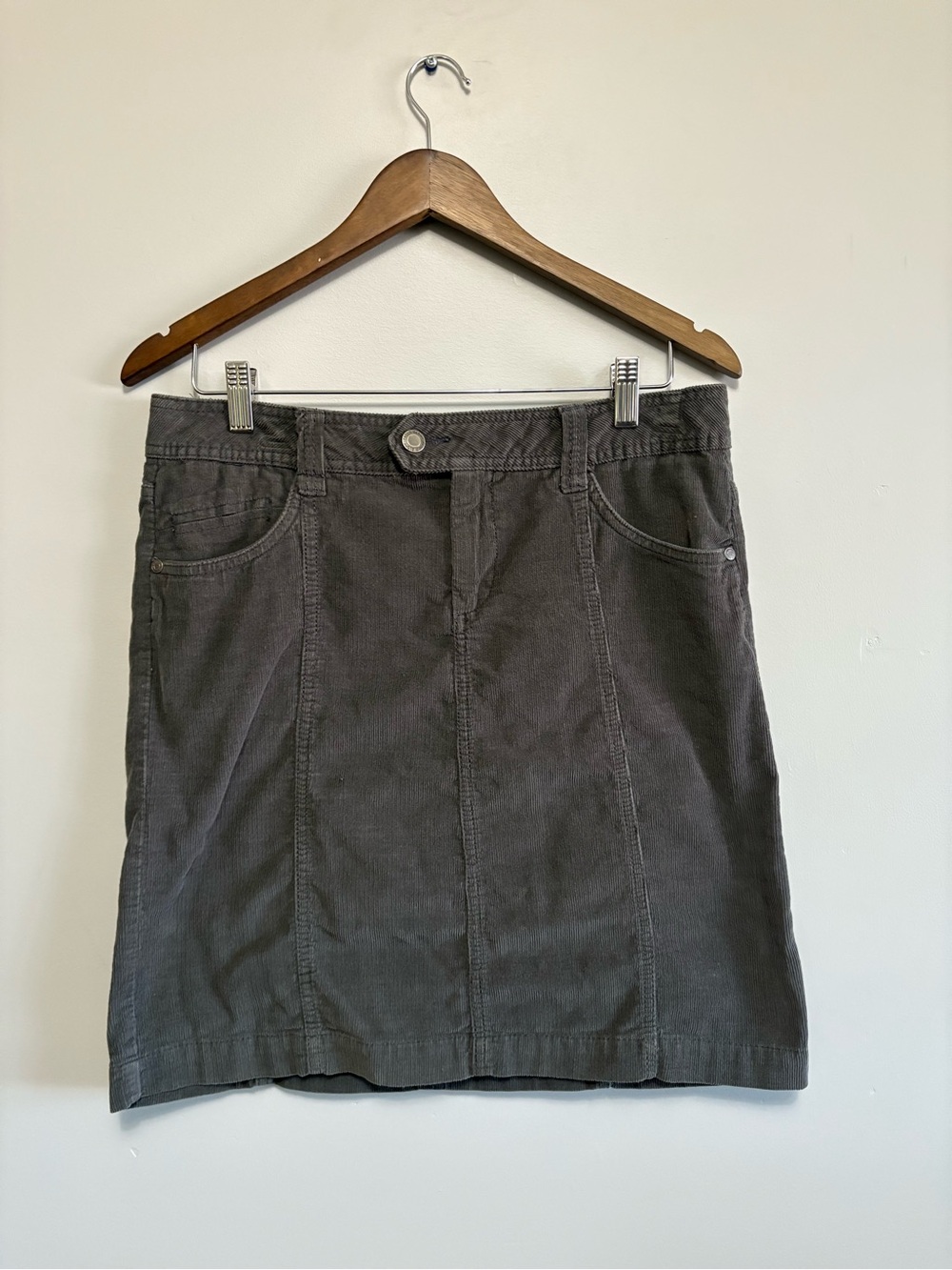 Women’s Dark Gray Corduroy Mini Skirt Faded Glory Size 10